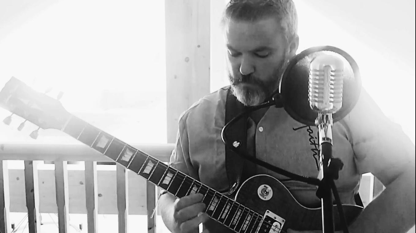 Richard Sneyd Performing